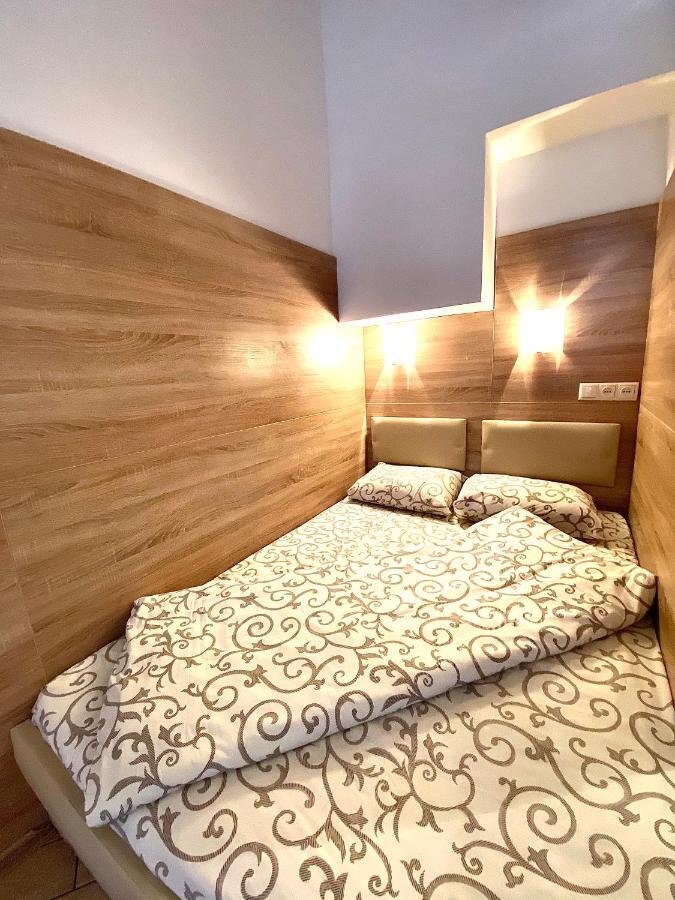Mіні- Економ Апартаменти В Центральній Частині Львова Extérieur photo
